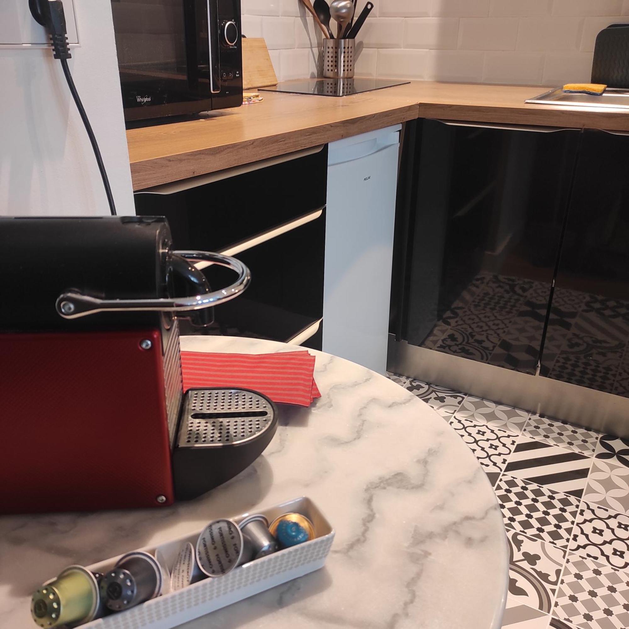 Grand Studio Confortable Au Coeur De Nice Bilik gambar